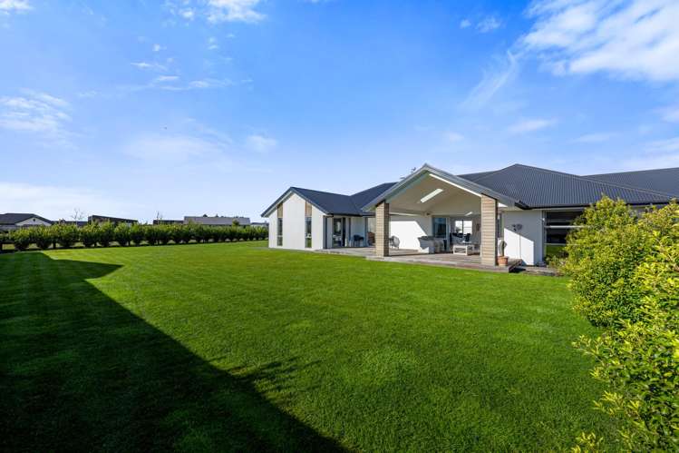 5 Coopworth Mews West Melton_33