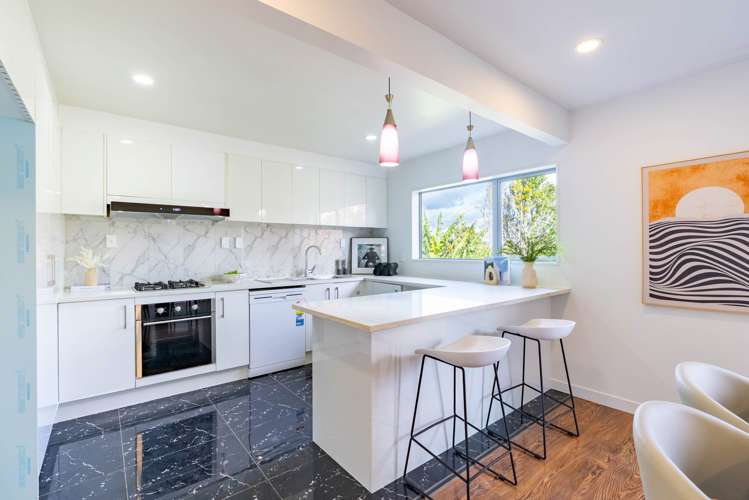 77A Royal Road Massey_5