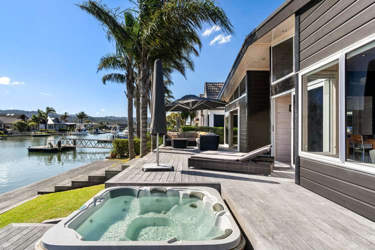 527 Waterways Parade_2