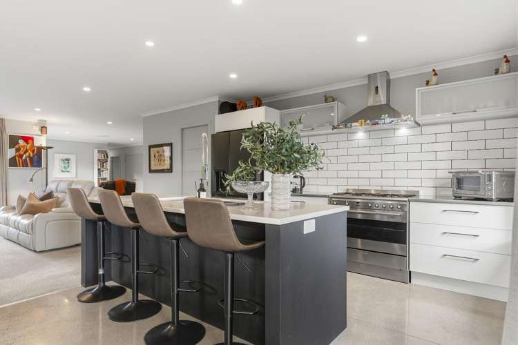 3 Ellesmere Close Pyes Pa_2