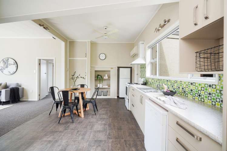 8 Osborne Street Riverton_5