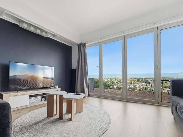 5 Oliver Road 10782_4