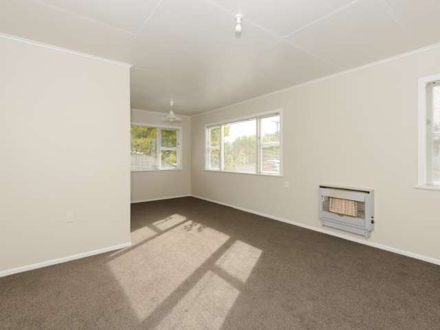 22 Churchill Avenue Feilding_3