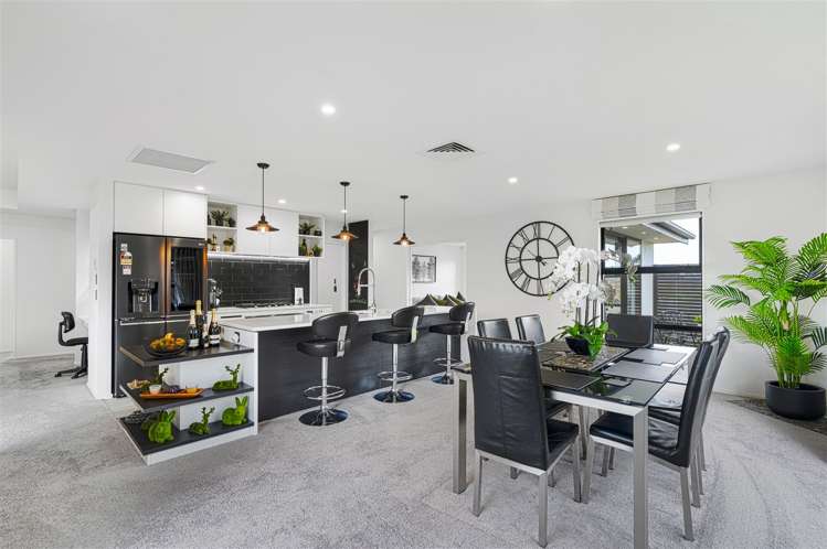 69 Southfield Drive Lincoln_5