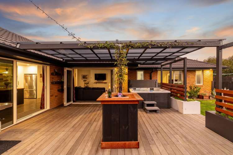 56 Travis Country Drive Burwood_21