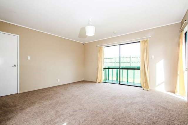 2/106 Shifnal Drive Randwick Park_3