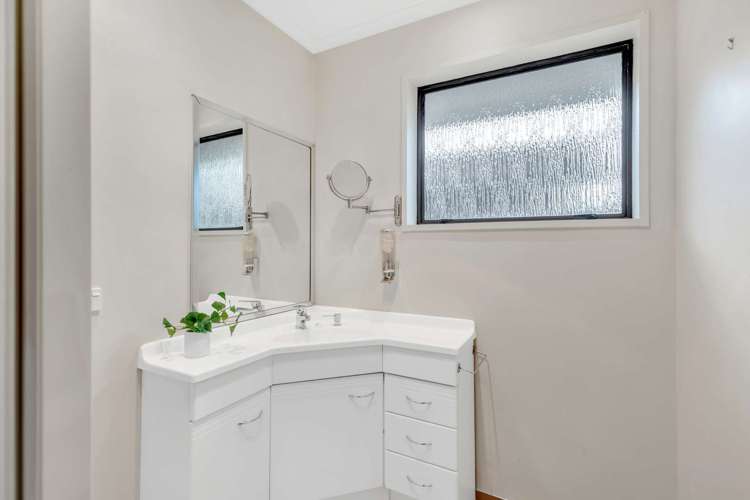 3 Caroline Crescent Highbury_24