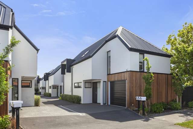 Architecturally Designed 3-Bedroom Townhouse!