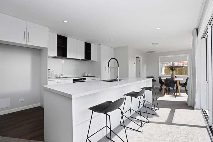 243 Racecourse Road_3