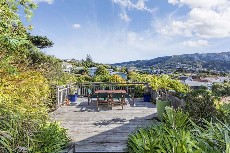 64 Collins Avenue Tawa_22