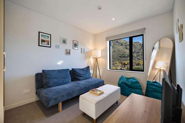 702/10 Copper Beech Ave Frankton_2