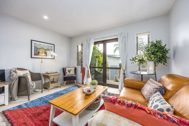 10/92 Bush Road Albany_2