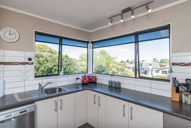 16 Nugget Grove Raumati Beach_2