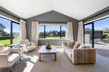 106 Airport Drive_2