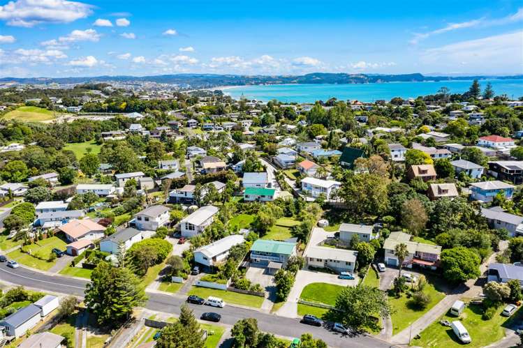 62 Brian Crescent Stanmore Bay_21