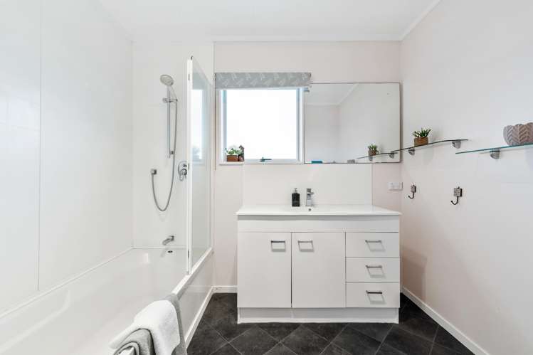 5 Taranui Place Henderson_25