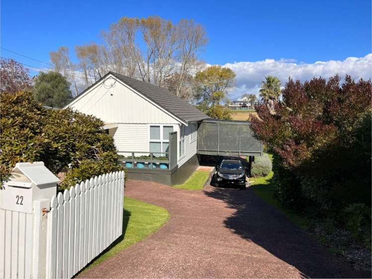 22 Weybridge Crescent_0