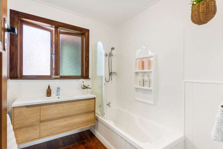 152 Titirangi Road New Lynn_11