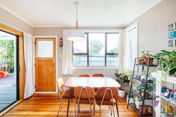 11 Montrose Place Takaro_8