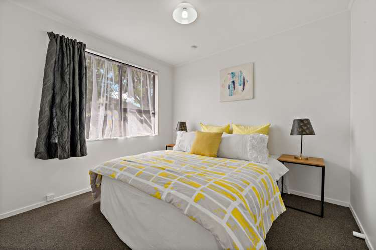 1/7 Haumia Way Otara_12