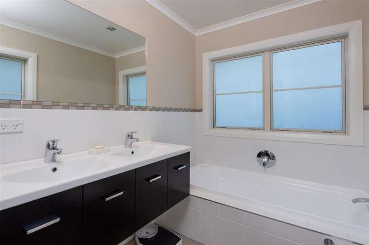 34a Browns Bay Road Rothesay Bay_19