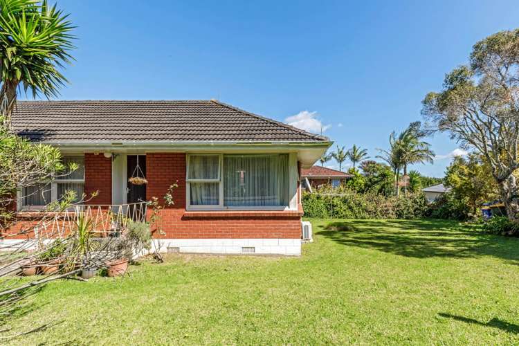 1 Marsh Avenue Forrest Hill_13