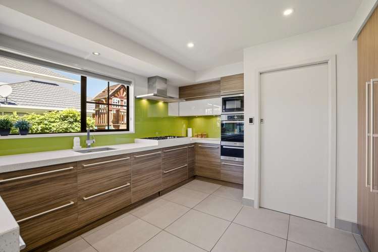 4 Larkhill Place Russley_10