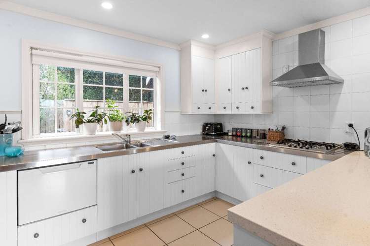 183A High Street Carterton_14