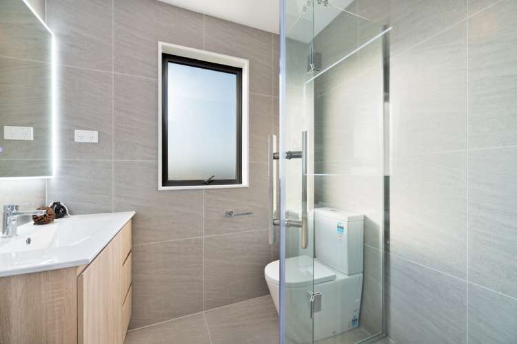 18b Mackenzie Street Te Atatu South_9