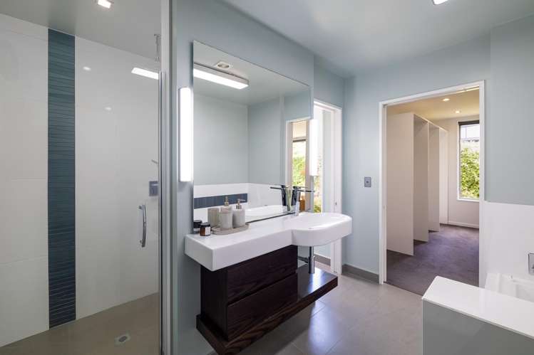 10 Hatton Court Northwood_13