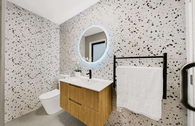 5E Crystal Avenue Glendene_14