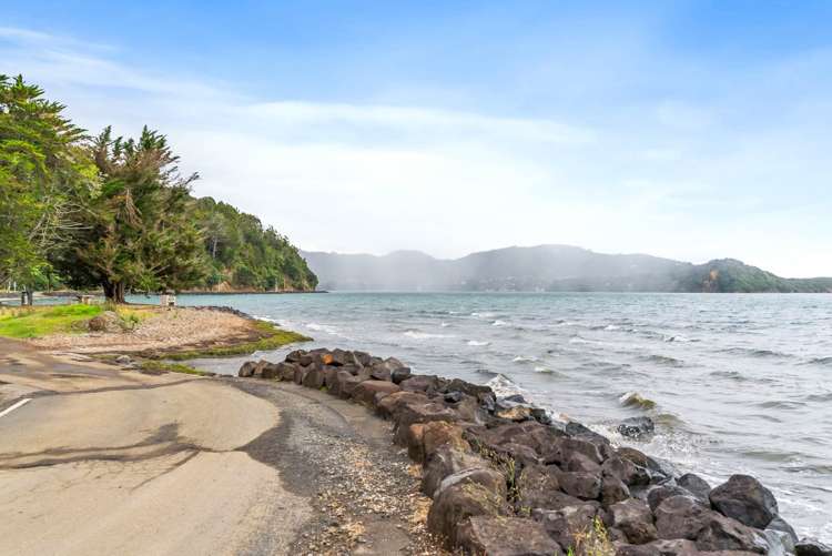 49 Whatipu Road Huia_15