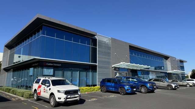 Stylish offices for sublease – Airport Oaks.