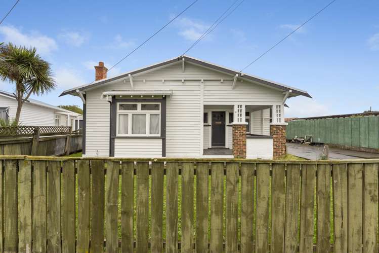8 Holyoake Street Wanganui East_13