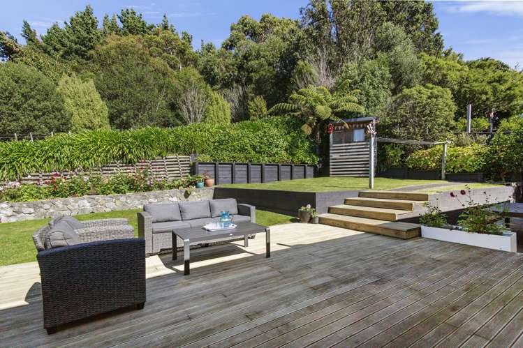 37 Sunrise Boulevard Tawa_21