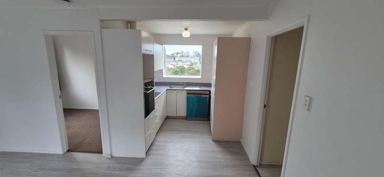 Upstairs 1/14 Chislehurst Street Henderson_6