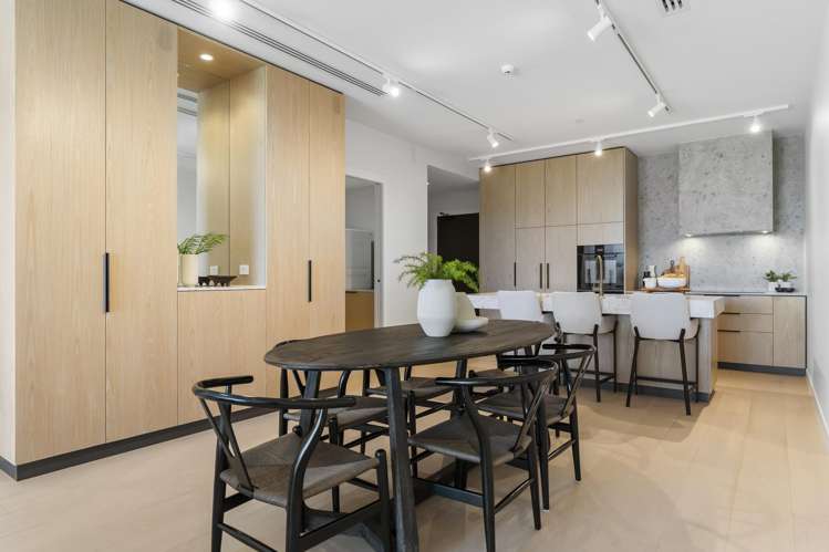 204/81 Carlton Gore Road_4
