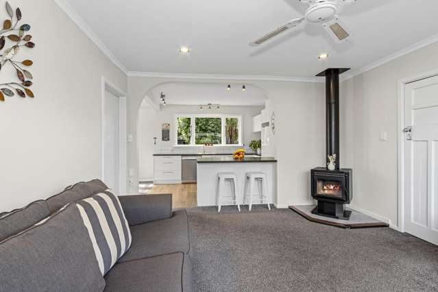 215 Breezes Road Aranui_4