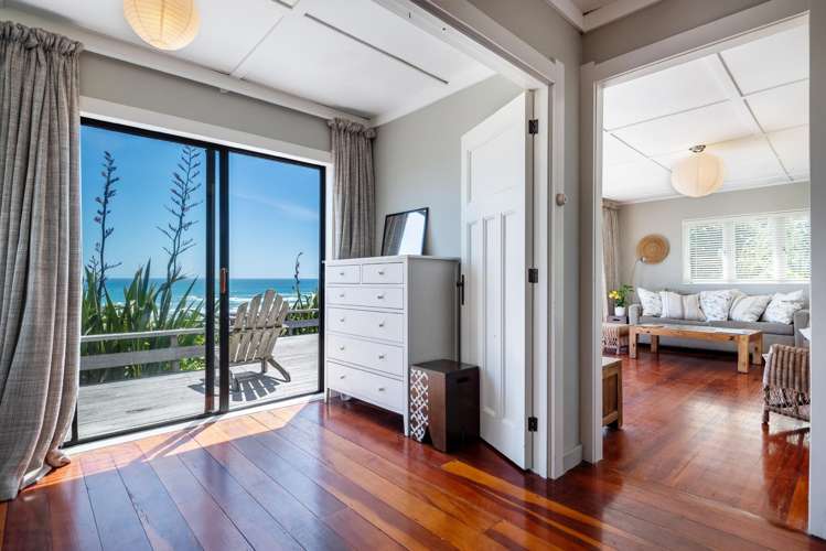 20 Garden Road Piha_14