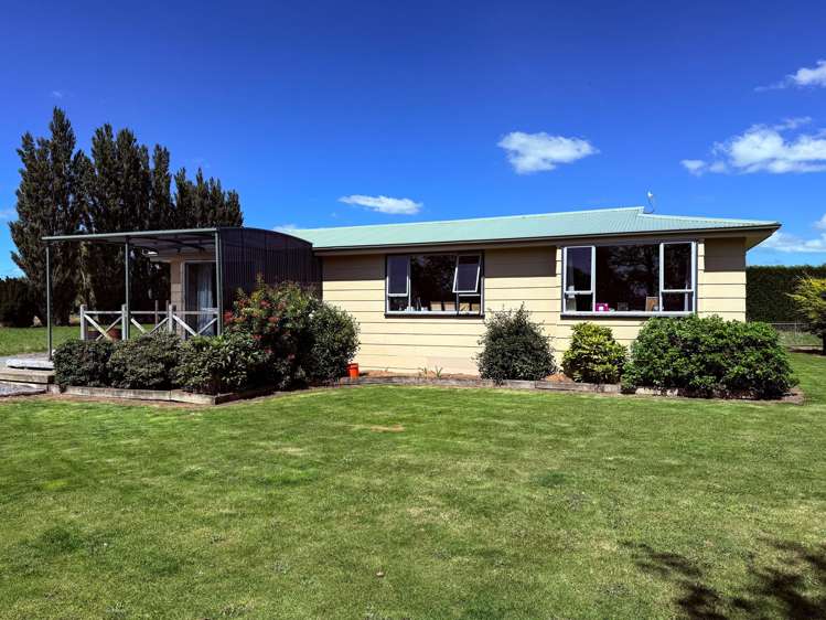 867 Hundred Line Road East South Hillend_9