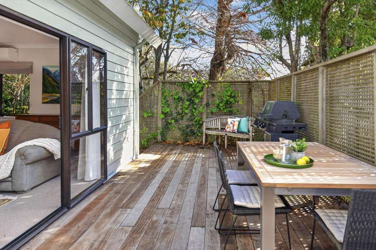 24C Charles Dickens Drive Mellons Bay_9