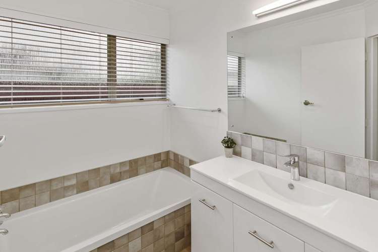 6 Ajax Place Welcome Bay_7