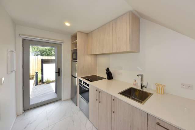  9/19 Winchester Street Merivale_4