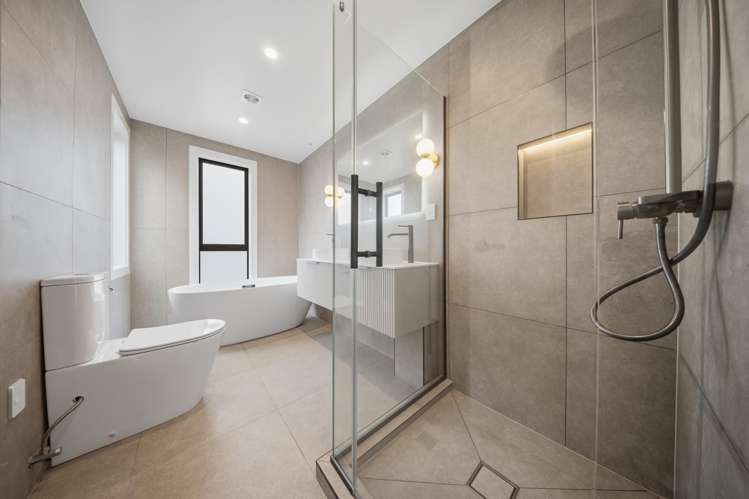 2A Rangitoto Terrace Milford_13