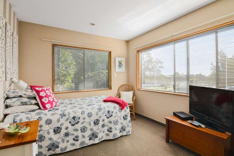 44 Farnham Drive Richmond_11