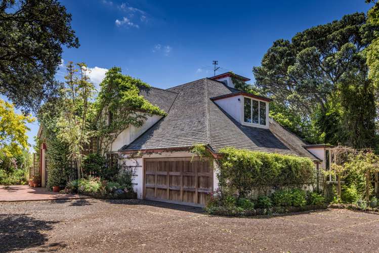 128a Vauxhall Road Narrow Neck_7