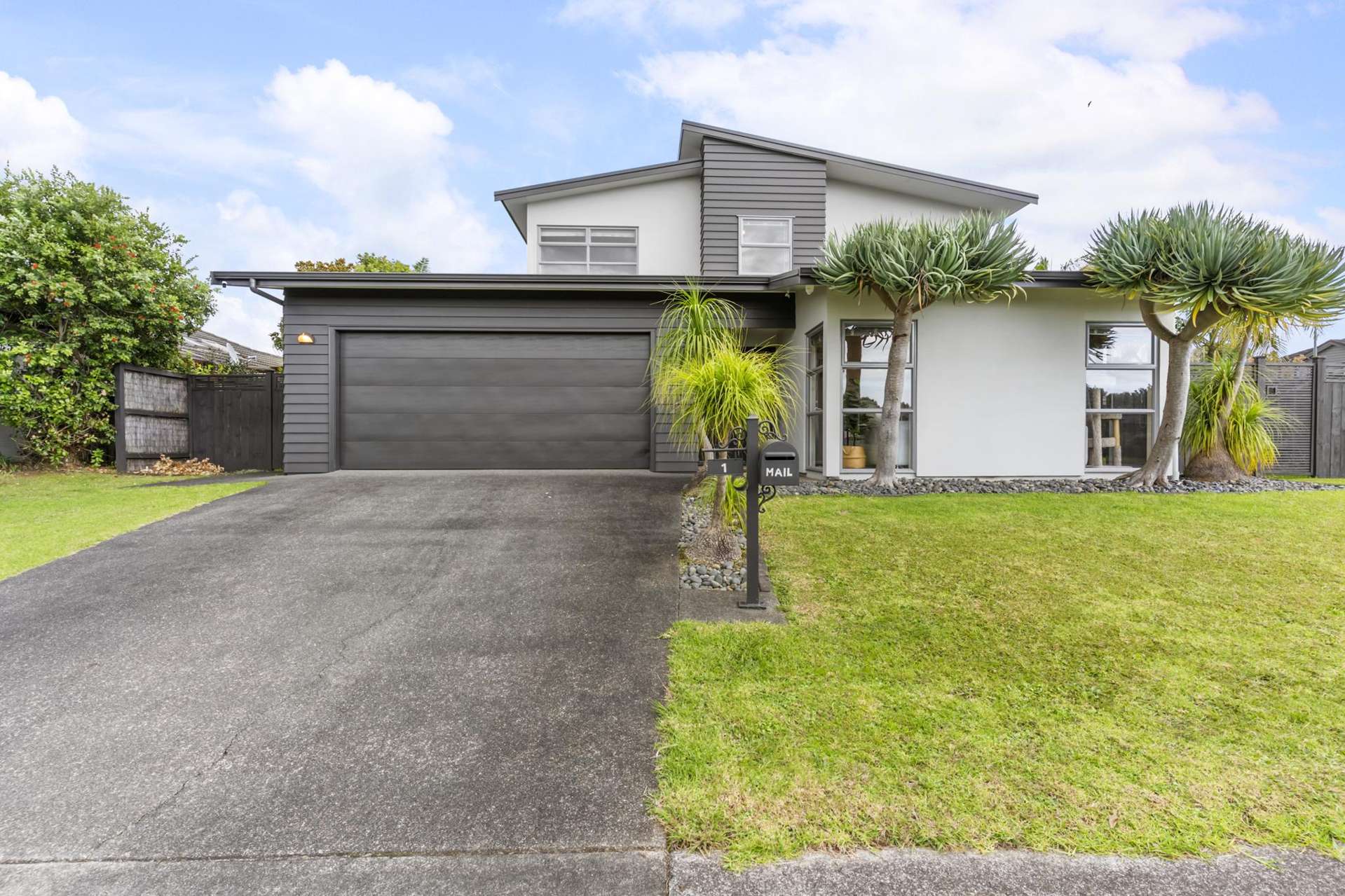 1 Bellshill Close Wattle Downs_0