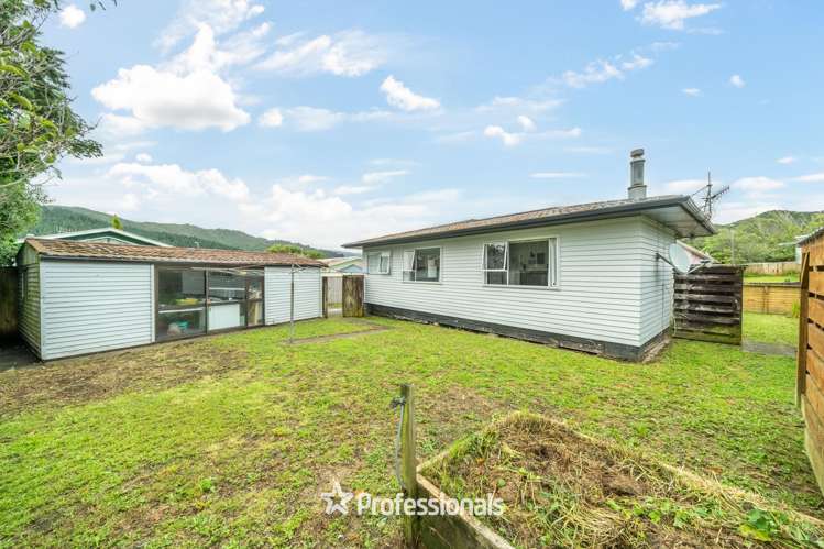 4 Bexley Grove Wainuiomata_11