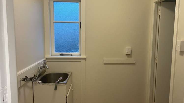 63 Golf Road New Lynn_12