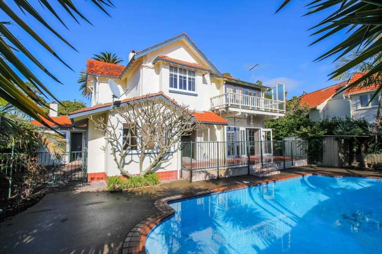 256 Lake Road Hauraki_16